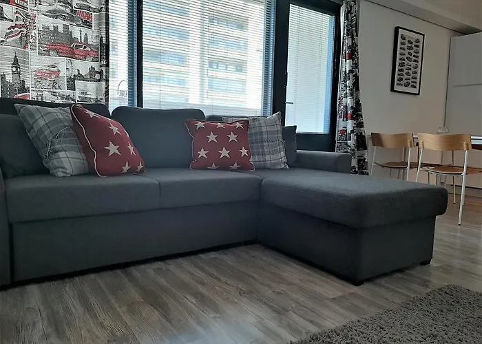 Seaside Downtown Apartment With Private Parking
